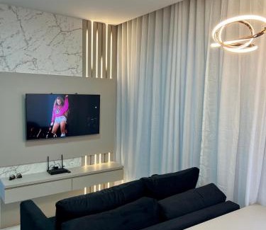 Centro Apartment | Ap completo a 900m da Oktoberfest com Piscina, academia, Wi-Fi, ar condicionado e garagem privativa