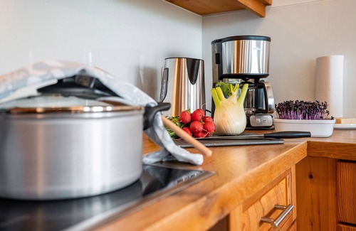 Hellschen-Heringsand-Unterschaar Apartment | Apartment 'Am Halbmond 1' with Private Terrace, Shared Garden and Wi-Fi