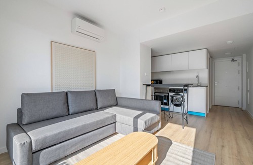 San Sebastian de los Reyes Apartment | apartamento reformado con garaje y piscina de alquiler temporal