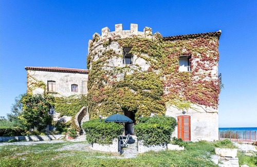 Santa Caterina Dello Ionio Marina Villa | Apartment in Santa Caterina by Private Beach
