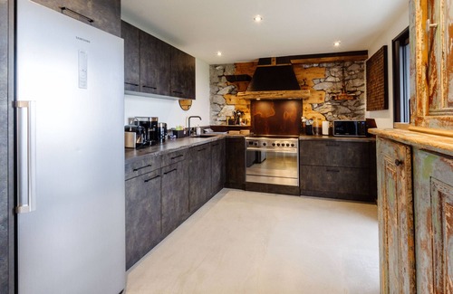 La Toussuire Apartment | Apartment 'Lodge Six De Savoie' with Mountain View, Private Terrace and Wi-Fi