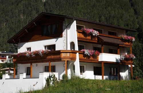Pfunds Apartment | Apart Piz Mondin