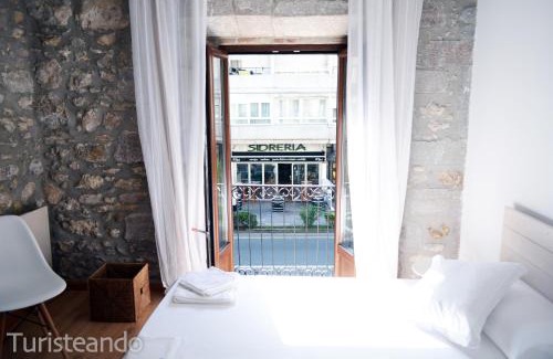 San Vicente de la Barquera Apartment | Apartamento Llerandi 1B - Céntrico y completamente reformado