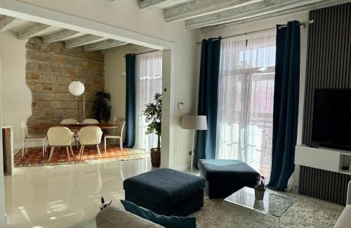 Ciutat Vella Apartment | Apartament Colon Bcn 130 mts 3 Dormitorios Port Vell