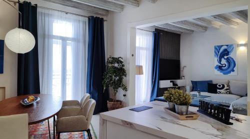Ciutat Vella Apartment | Apartament Colon Bcn 130 mts 3 Dormitorios Port Vell