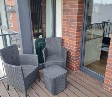 Gliwice Apartment | APARTAMENT KRÓLOWEJ BONY- z garażem Centrum Gliwic