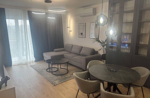 Chorzow Apartment | Apartament Lux Spacious 3-bedroom apartment with WiFi, AC in amazing Chorzow