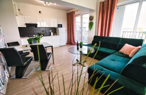 Zator Apartment | Apartament The Palm 35 by Housine