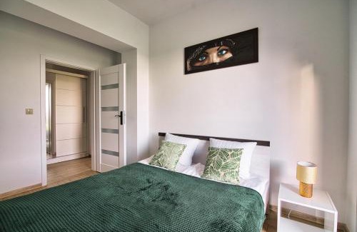 Zator Apartment | Apartament The Palm 35 by Housine