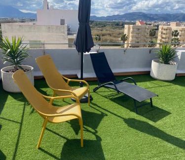 Guardamar de la Safor Apartment | Apartamento a 100 metros de la playa con grande terraza y vistas al mar