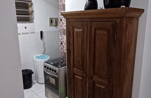 Downtown Ubatuba Apartment | Apartamento Aconchegante com Piscina e TV a Cabo