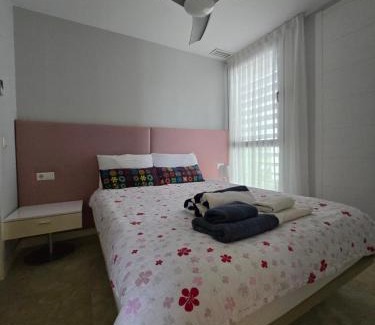 Les Deveses Apartment | Apartamento bonito - playas las Deveses