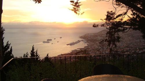 Sao Goncalo Apartment | Apartamento Charmoso no Funchal, com grande Jardim e Vista Esplêndida
