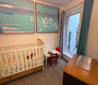 Paco De Arcos Apartment | Apartamento com pátio em frente praia
