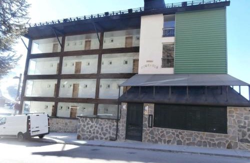 Pradollano Apartment | Apartamento Edificio Serraneu. Sierra Nevada. Granada