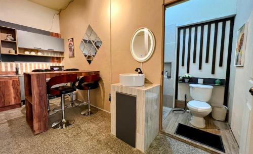 Puerto Santo Tomas de Castilla Apartment | Apartamento Equipado y Centrico