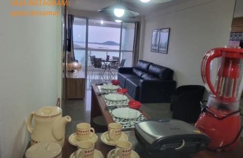 Praia do Morro Apartment | Apartamento Frente para o Mar - Varandão com Blindex - Vista Total para o Mar - 1 Suite e mais 2 Quartos-Ar Condicionado - 2 Vagas - BEIRA MAR - 70 metros da Praia ,TVS SMART GERAL -WI-FI -DISNEY PLUS-OUTROS- PORTARIA 24 HORAS-KIT PRAIA 4 PESSOAS