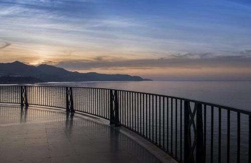 Nerja City Centre Apartment | Apartamento Jazmín 49 Centro - Adults Recommended