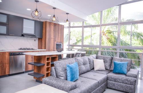 Zona Rosa Apartment | Apartamento Lleras AC Hot Tub