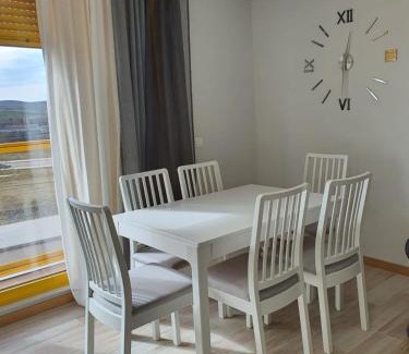 Marin Apartment | Apartamento nuevo, accesible y con piscina !
