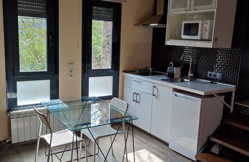 Cuevas del Valle Apartment | Apartamento Para Parejas, en la Sierra de Gredos