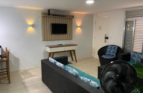 Jardim Vitoria Apartment | Apartamento Praia Enseada Guarujá Wilma - próximo da praia - com ar condicionado e vaga para carro