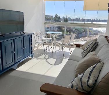 Centro Apartment | Apartamento vista do mar, pé na areia e águas tranquilas, no cento de Guarapari