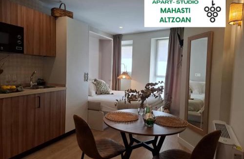 Zarautz Apartment | APARTAMENTOS BOUTIQUE ALTZOAN Aparcamiento gratis y supermercado a 2 metros