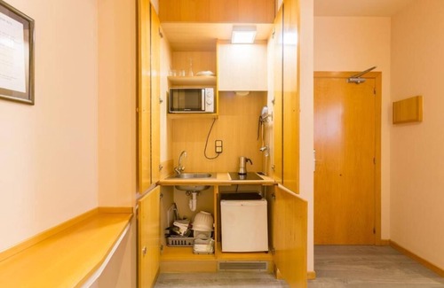 Collblanc y La Torrassa Apartment | Apartamentos DV