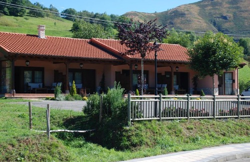 Avin Apartment | Apartamentos El Pedrayu