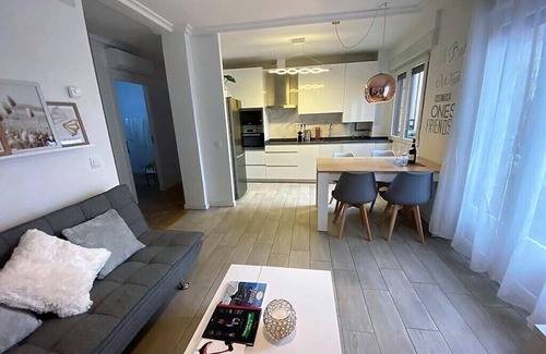 Haro Apartment | Apartamentos La Herradura Plaza