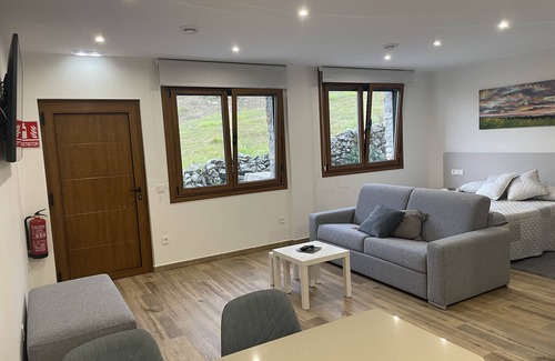 Santa Marina de Oblanca Apartment | Apartamentos Las Caldas .estudio Spa El Balneario a 15 Minutos Centro de Oviedo