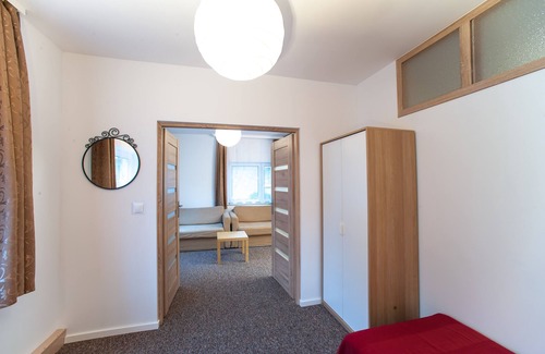 Wawer House | Apartamenty Dobranoc - mały dom w cichej dzielnicy Warszawy