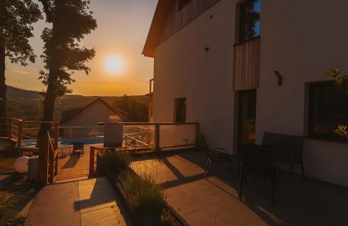 Swieradow-Zdroj Apartment | Apartamenty Larice - basen podgrzewany do końca września, balia i sauna gratis ten weekend