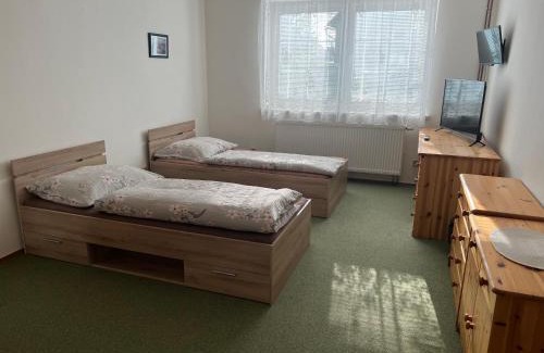 Zlonice Apartment | Apartmán se společným bazénem Zlonice