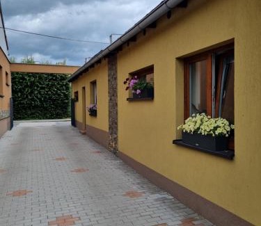 Jaromer Apartment | Apartmány 235 - 1