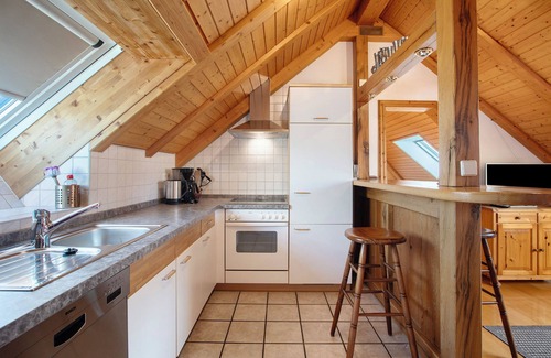Wolpadingen Apartment | Apartment 'Schlafen Unterm Sternenzelt' with Shared Terrace and Wi-Fi