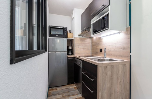 Saint-Francois-Longchamp Apartment | Apartment 'Appartement 4-6 Personnes' with Mountain View, Balcony and Wi-Fi