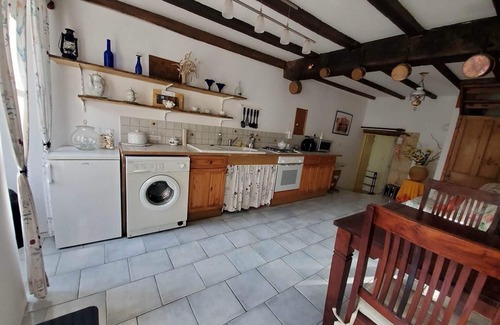 Saint-Privat-en-Perigord House | Apartment Coquelicot in La Marteille - 2 people