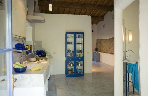 Collesanto Apartment | Apartment La Pipo in country house with pool, Lago Trasimeno in Umbria/Tuscany