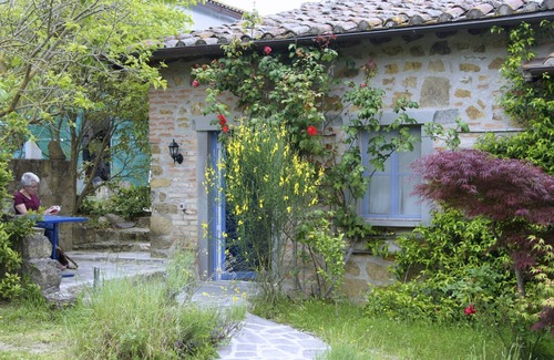Collesanto Apartment | Apartment La Pipo in country house with pool, Lago Trasimeno in Umbria/Tuscany