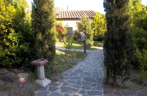 Collesanto Apartment | Apartment La Pipo in country house with pool, Lago Trasimeno in Umbria/Tuscany