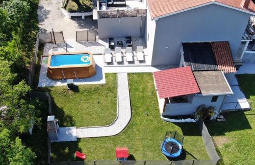 Martinski Apartment | apartman Goga with pool and jacuzzi