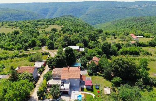 Martinski Apartment | apartman Goga with pool and jacuzzi
