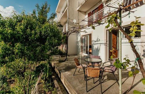 Topla Apartment | Apartmani Lovor