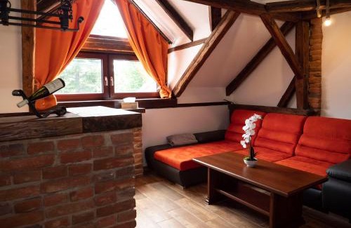 Sec Apartment | Apartmanový dům 13 Podkroví 1
