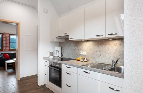 Bad Peterstal-Griesbach Apartment | Apartment 'Ferienwohnung 7' with Mountain View, Shared Terrace and Wi-Fi