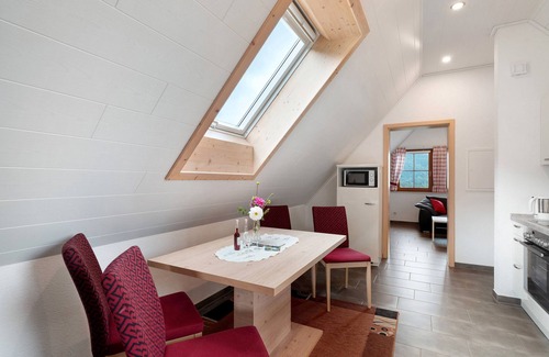 Bad Peterstal-Griesbach Apartment | Apartment 'Ferienwohnung 7' with Mountain View, Shared Terrace and Wi-Fi
