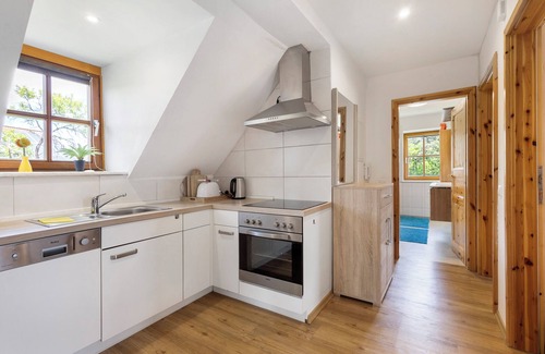 Weiden in der Oberpfalz Apartment | Apartment 'Ferienwohnung Weiden' with Shared Terrace, Balcony and Wi-Fi
