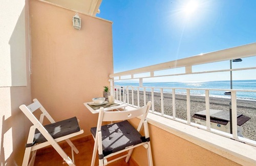 San Luis de Sabinillas Apartment | Apartment on the 1st line of the Sabinillas beach with sea views